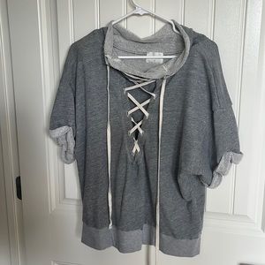 T.LA slouchy gray lace up short sleeve size XL